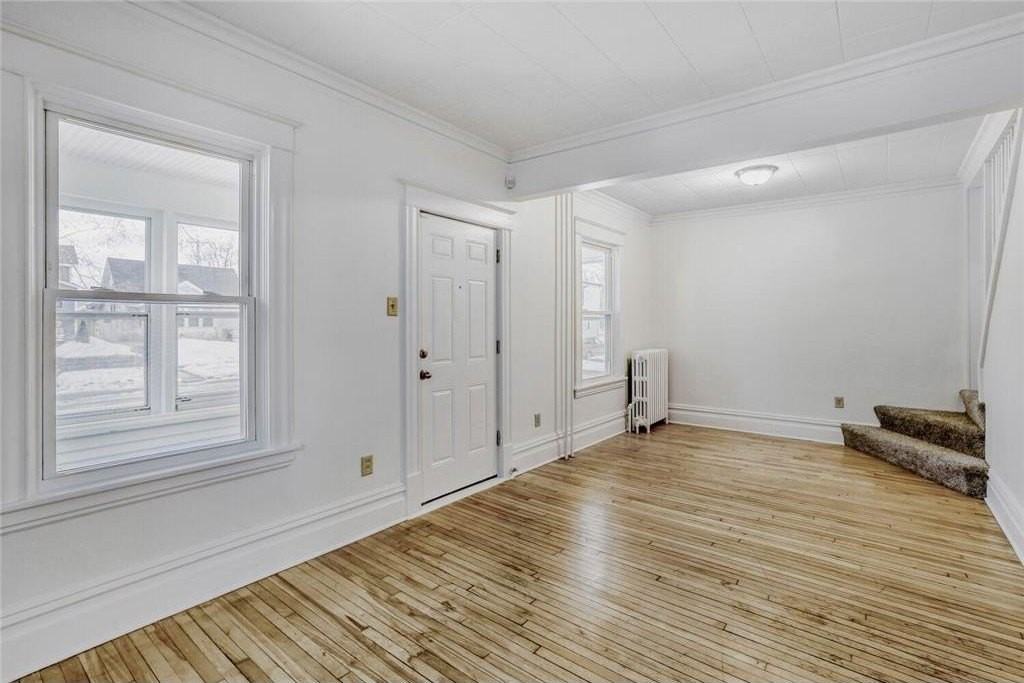 595 Hawthorne Ave E - Photo 3 of 15