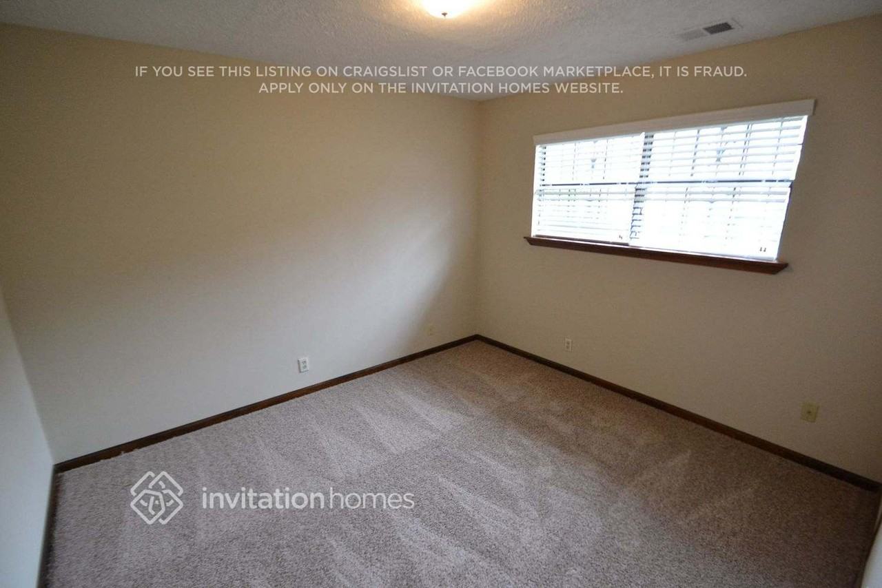 2700 Rockdale Dr - Photo 5 of 8