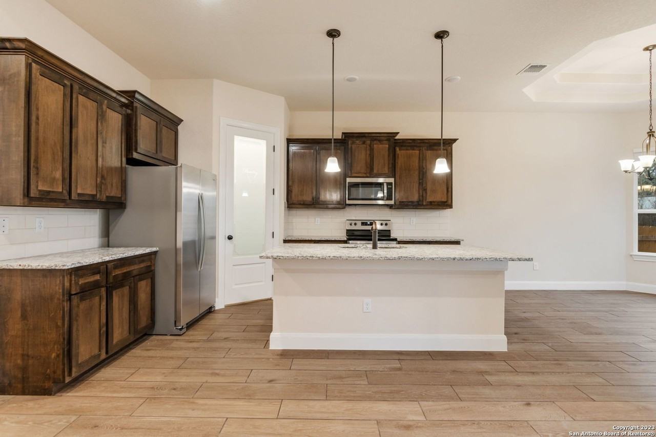 514 Carriage House - Photo 4 of 22