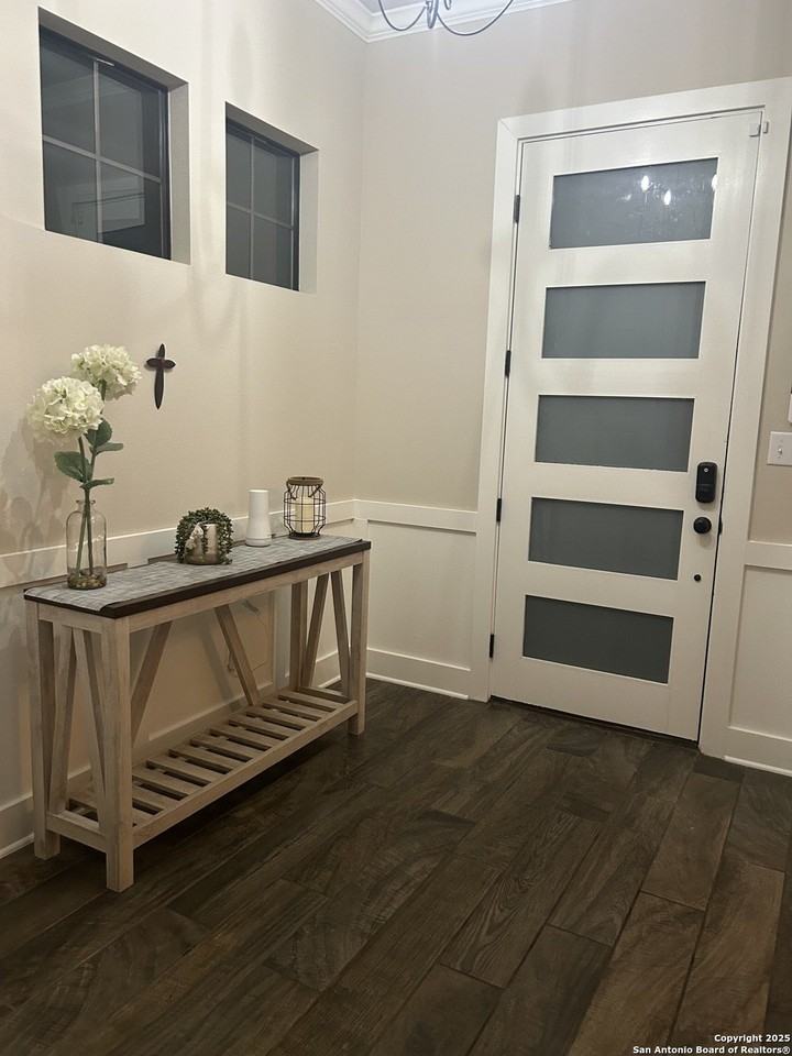 202 Cactus St - Photo 2 of 16