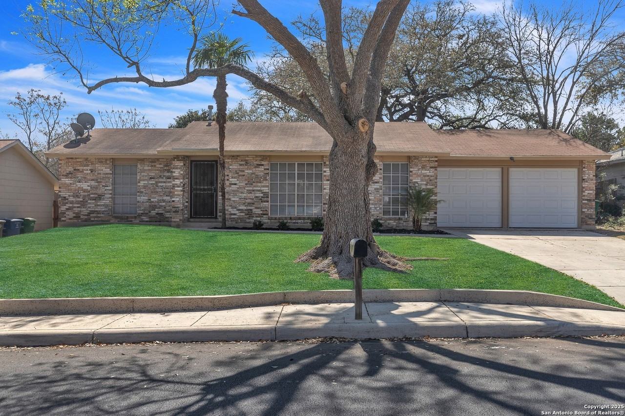 4214 Flint Hl - Photo 2 of 31