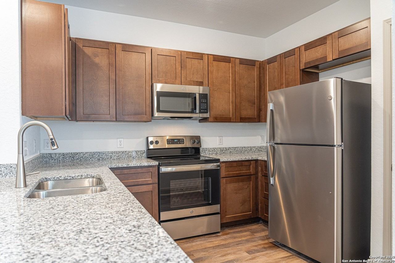 7509 Astro Fld Unit 102 #102 - Photo 6 of 18