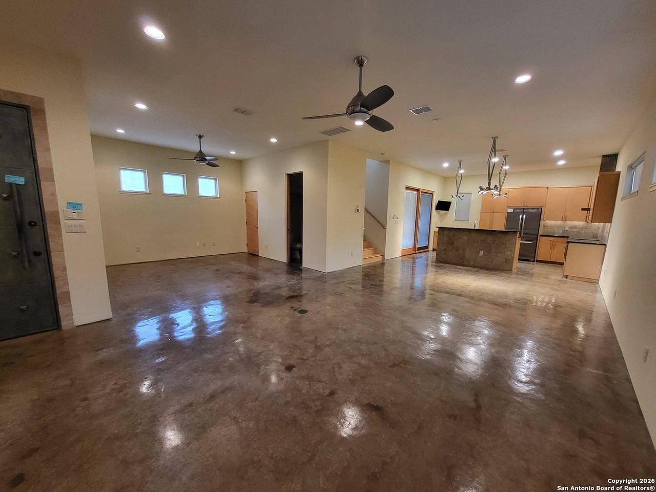 1506 W Mistletoe Ave - Photo 7 of 29