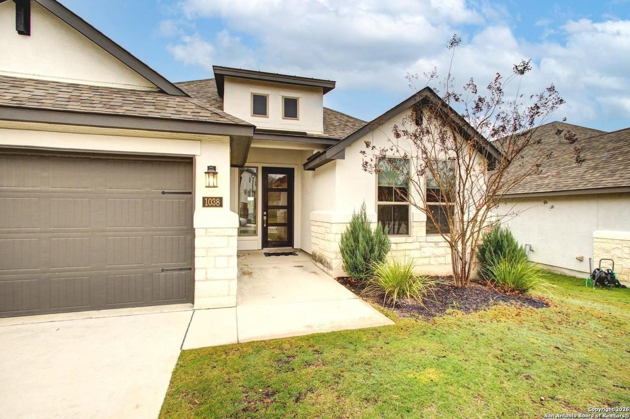 1038 Cadogan Squire - Photo 4 of 36