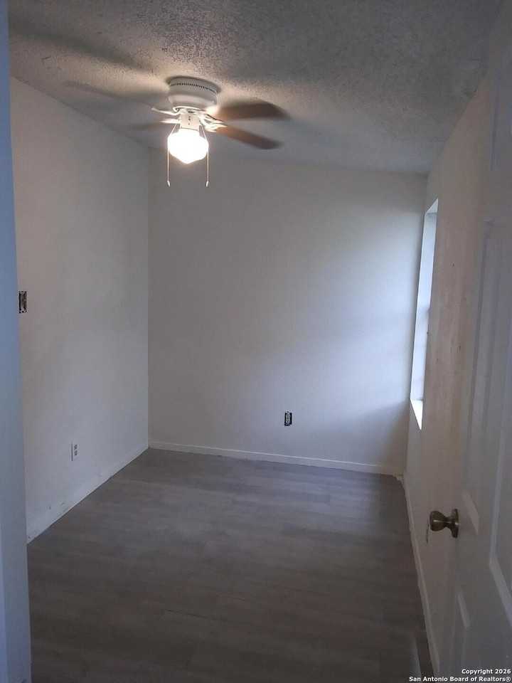 1311 Sanco St - Photo 3 of 4