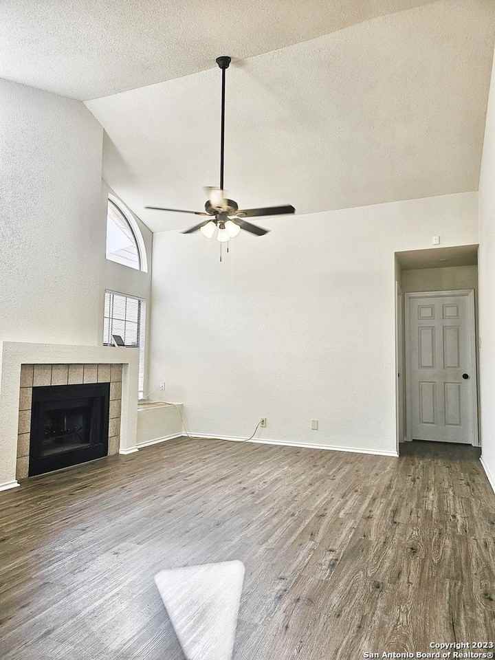 10218 Sunrise Fld - Photo 6 of 19