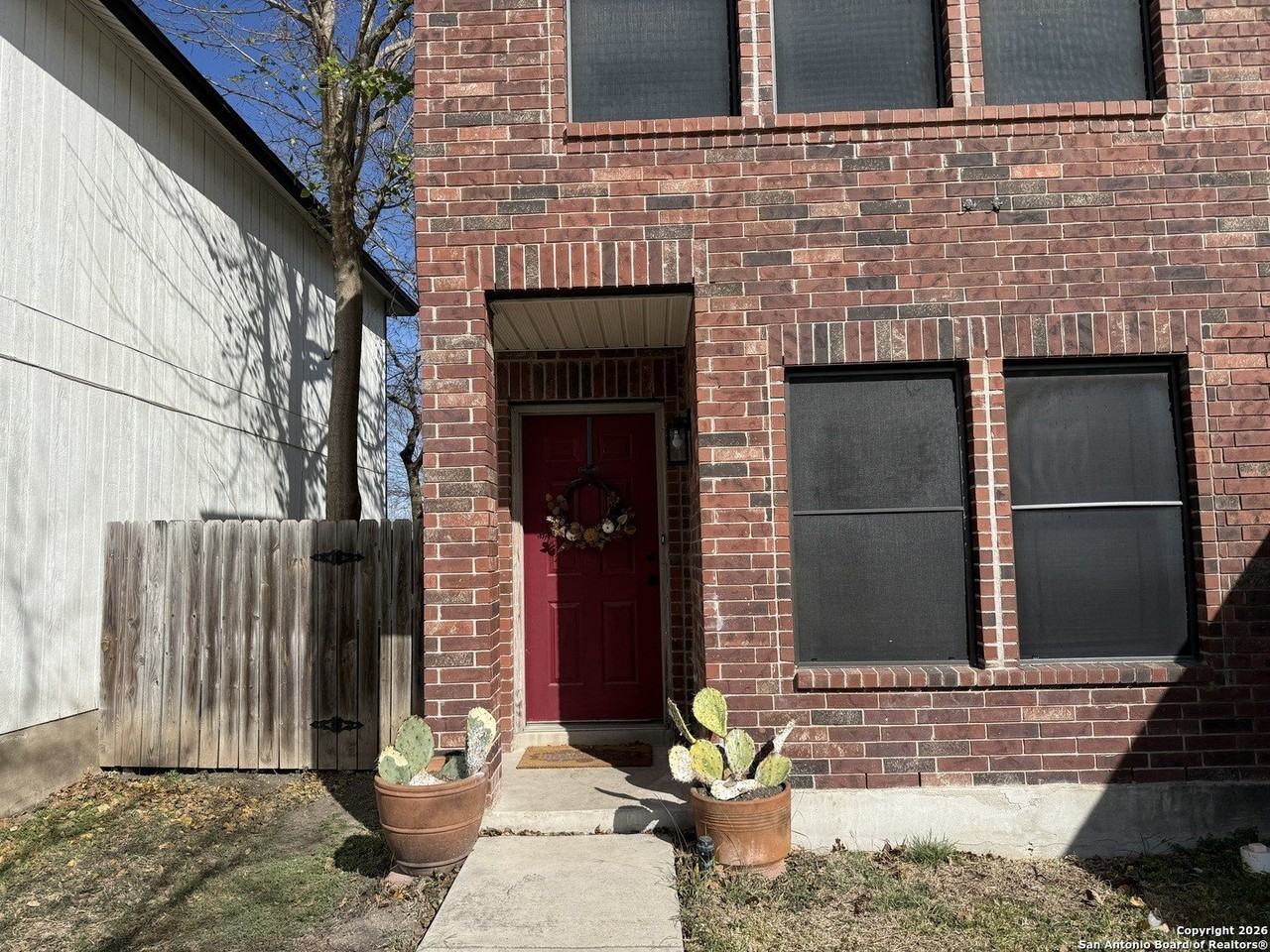 6910 Saharastone Dr - Photo 3 of 25