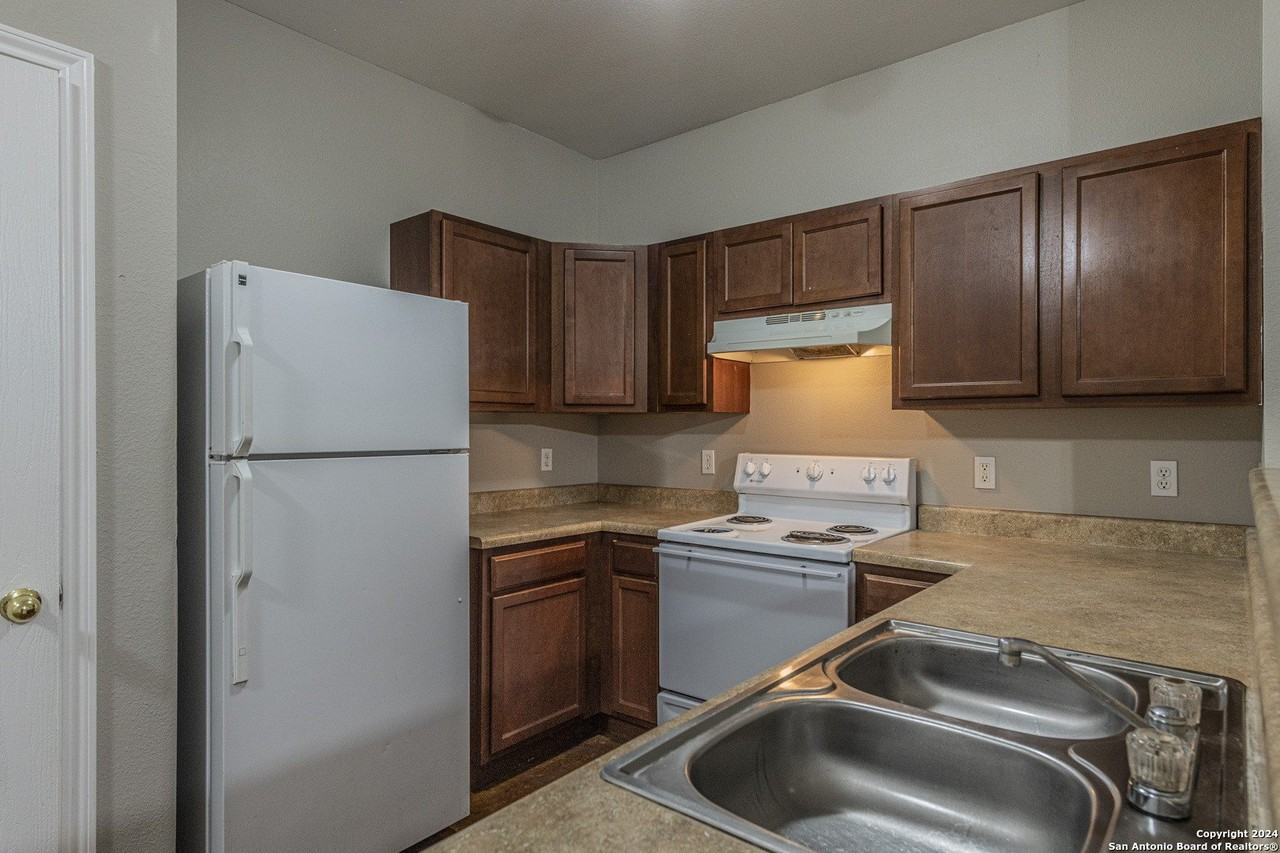 7807 Kingsbury Way Unit 3 #3 - Photo 6 of 20