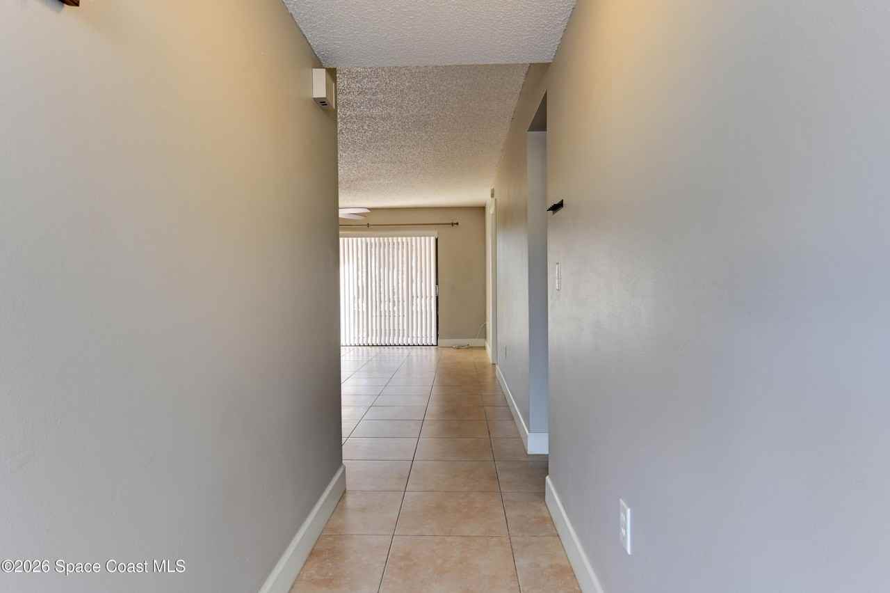 333 S Patrick Dr Apt 11 #11 - Photo 2 of 15