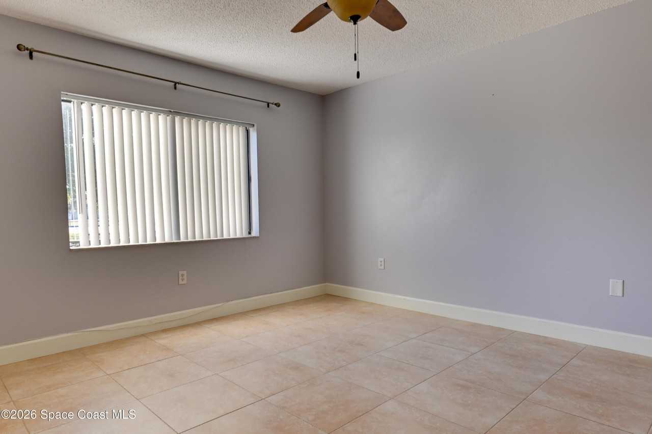 333 S Patrick Dr Apt 11 #11 - Photo 7 of 15