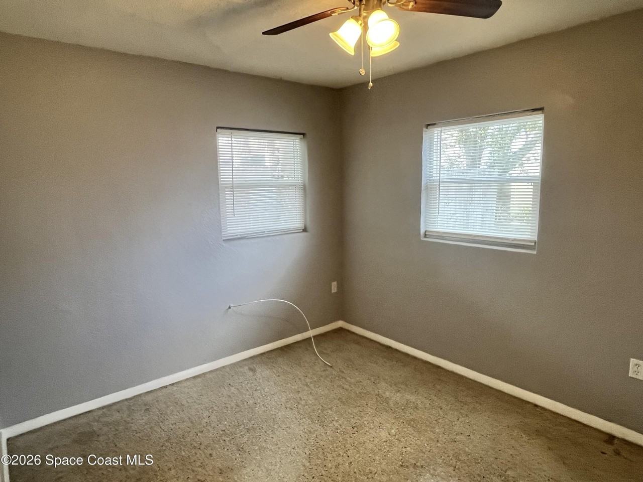 1420 Avocado Ave Apt 12 #12 - Photo 5 of 9