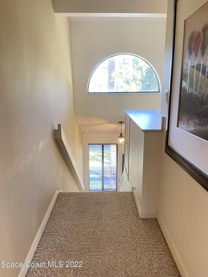 1039 Country Club Dr Unit 425 #425 - Photo 3 of 14