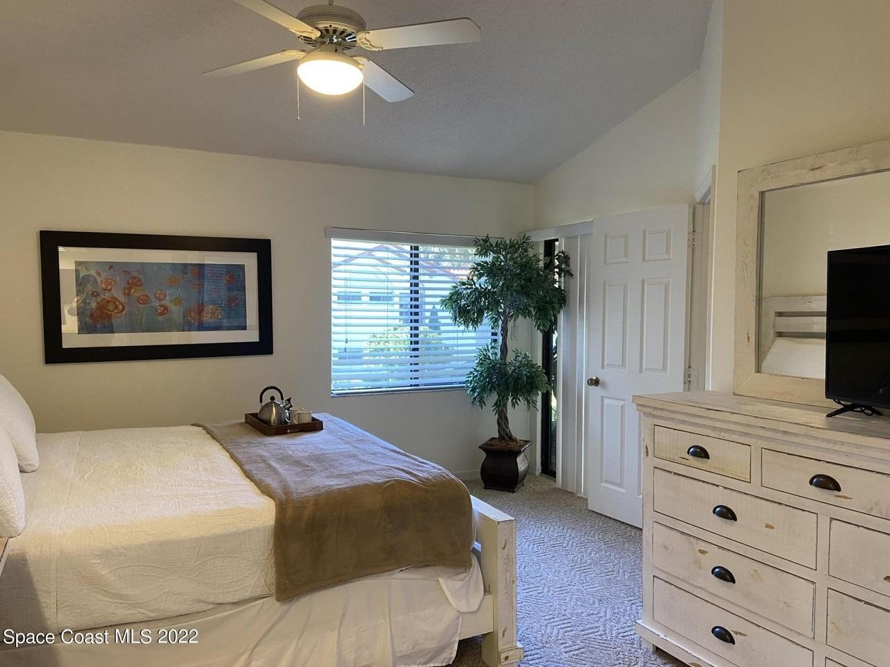 1039 Country Club Dr Unit 425 #425 - Photo 6 of 14