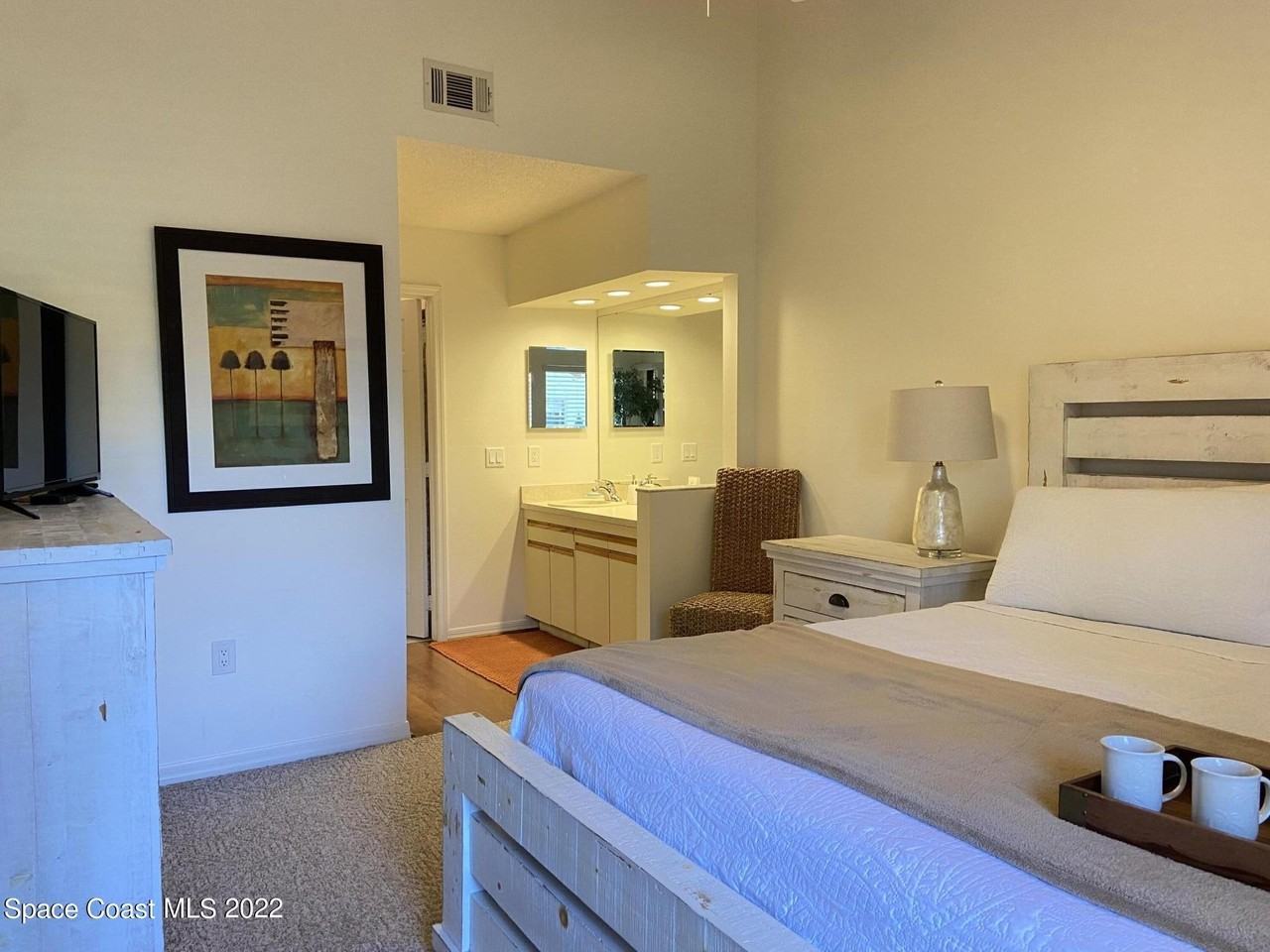 1039 Country Club Dr Unit 425 #425 - Photo 7 of 14