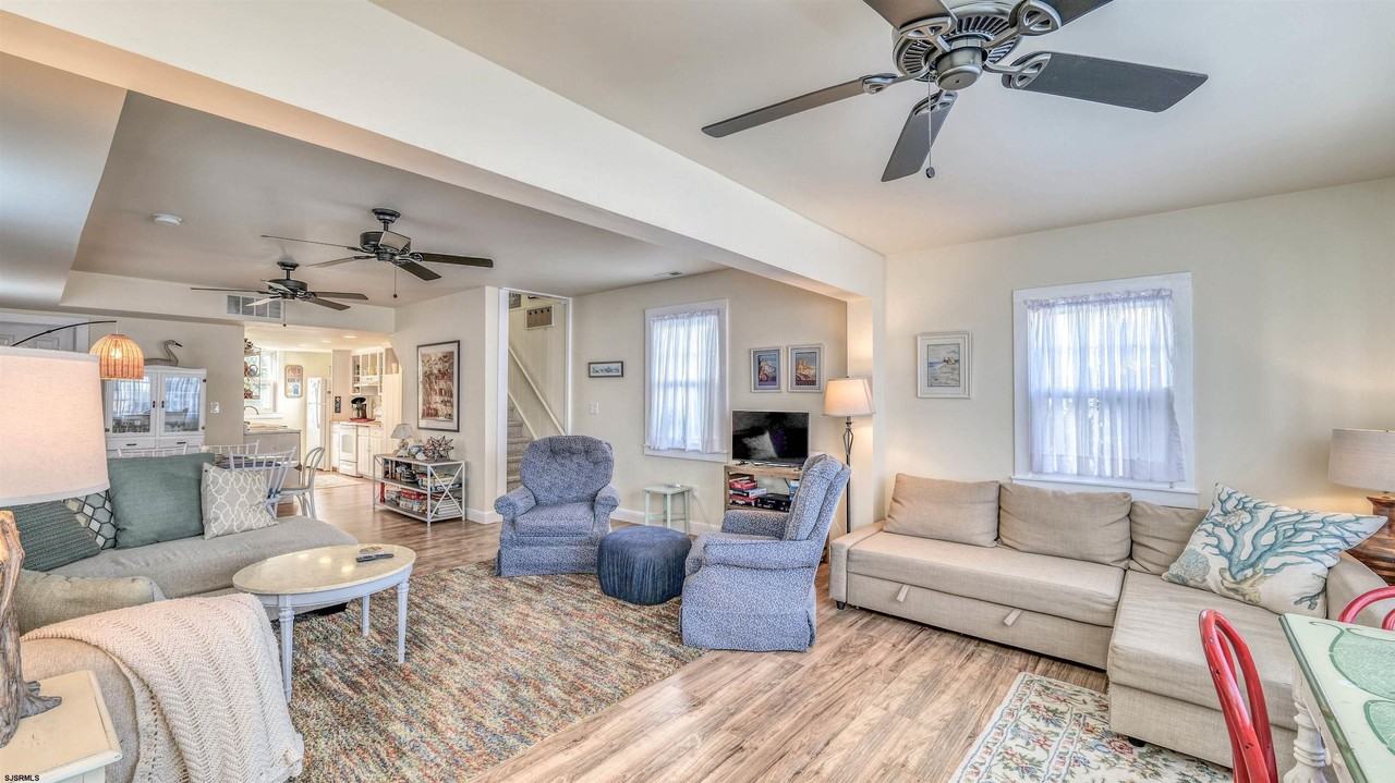 126 N Buffalo Ave - Photo 3 of 22