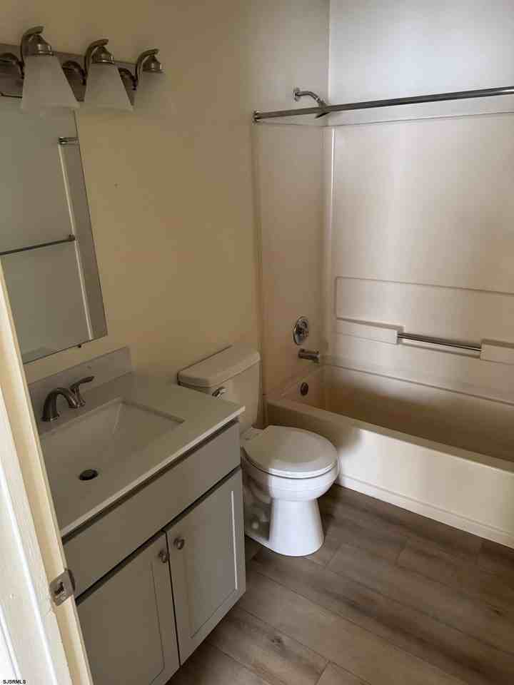 92 Sussex Pl - Photo 6 of 8