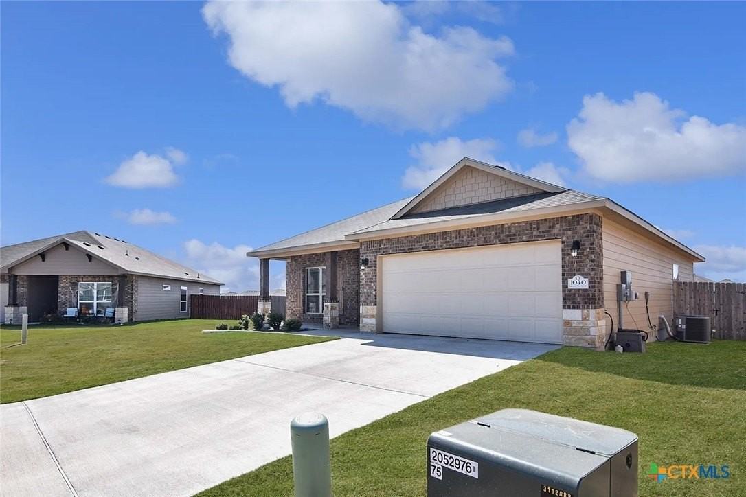 1040 Lakeway Crossing Dr - Photo 3 of 18