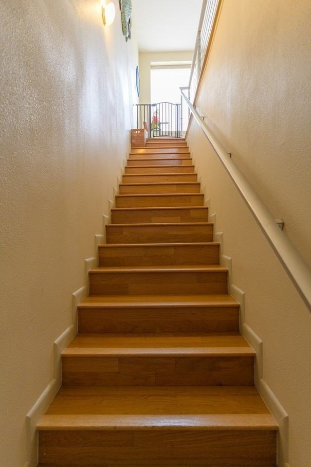 100 Harbor St - Photo 3 of 37