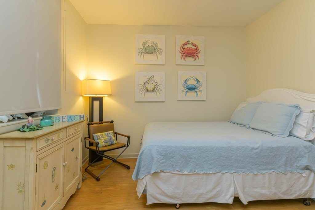 100 Harbor St - Photo 6 of 37