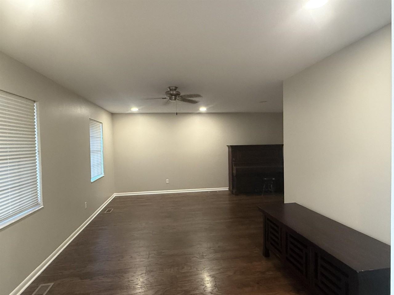 2033 Doomar Dr - Photo 4 of 17