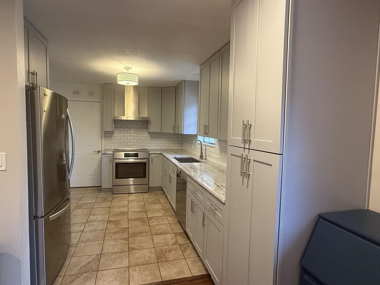 2033 Doomar Dr - Photo 7 of 17