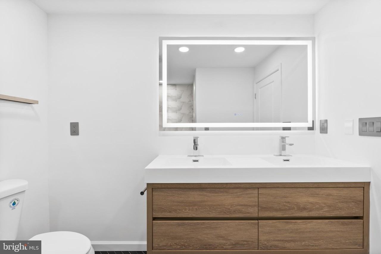 931 Westminster St Nw Apt A #A - Photo 6 of 18