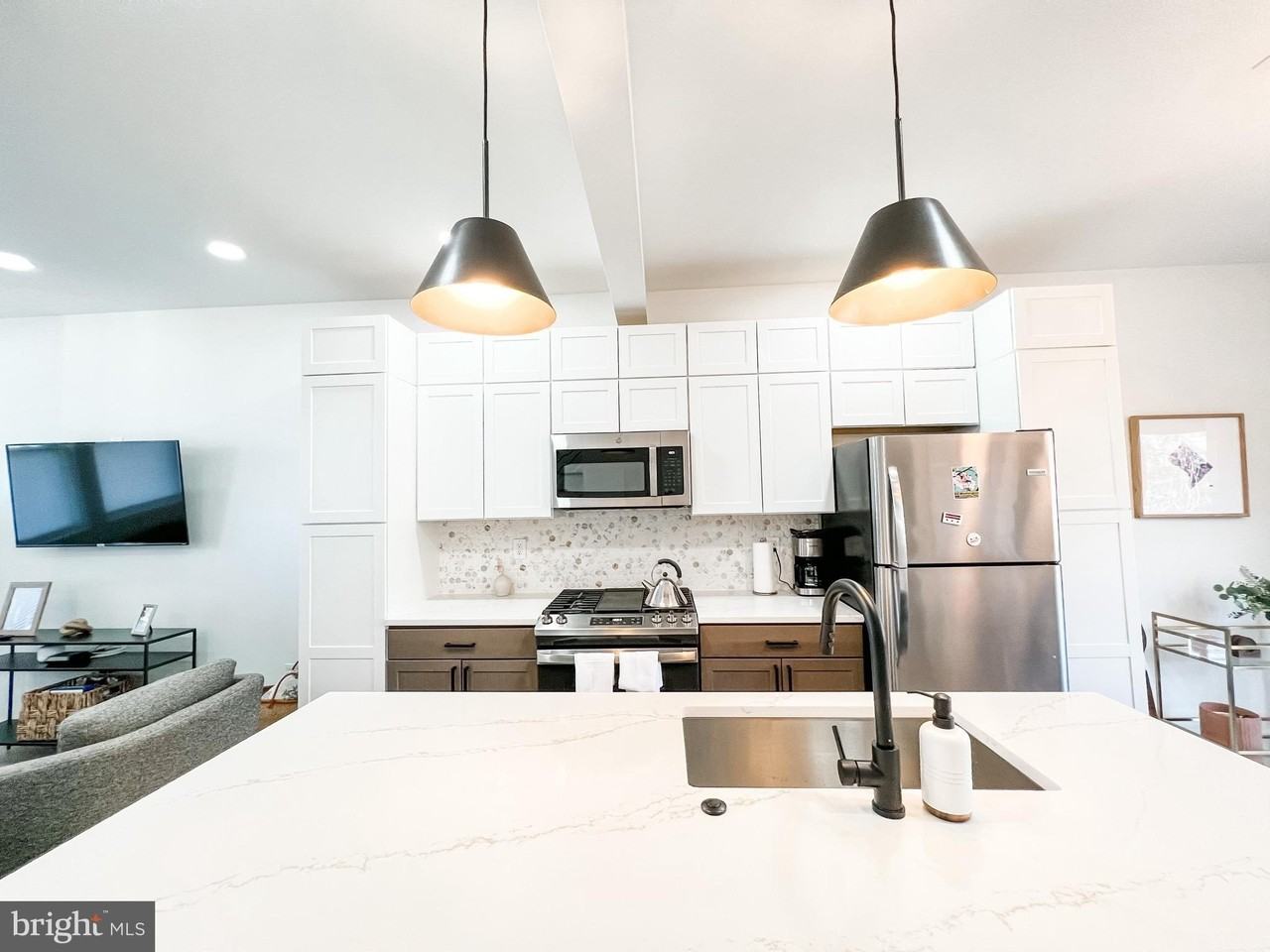 3424 9th St Ne - Photo 3 of 30