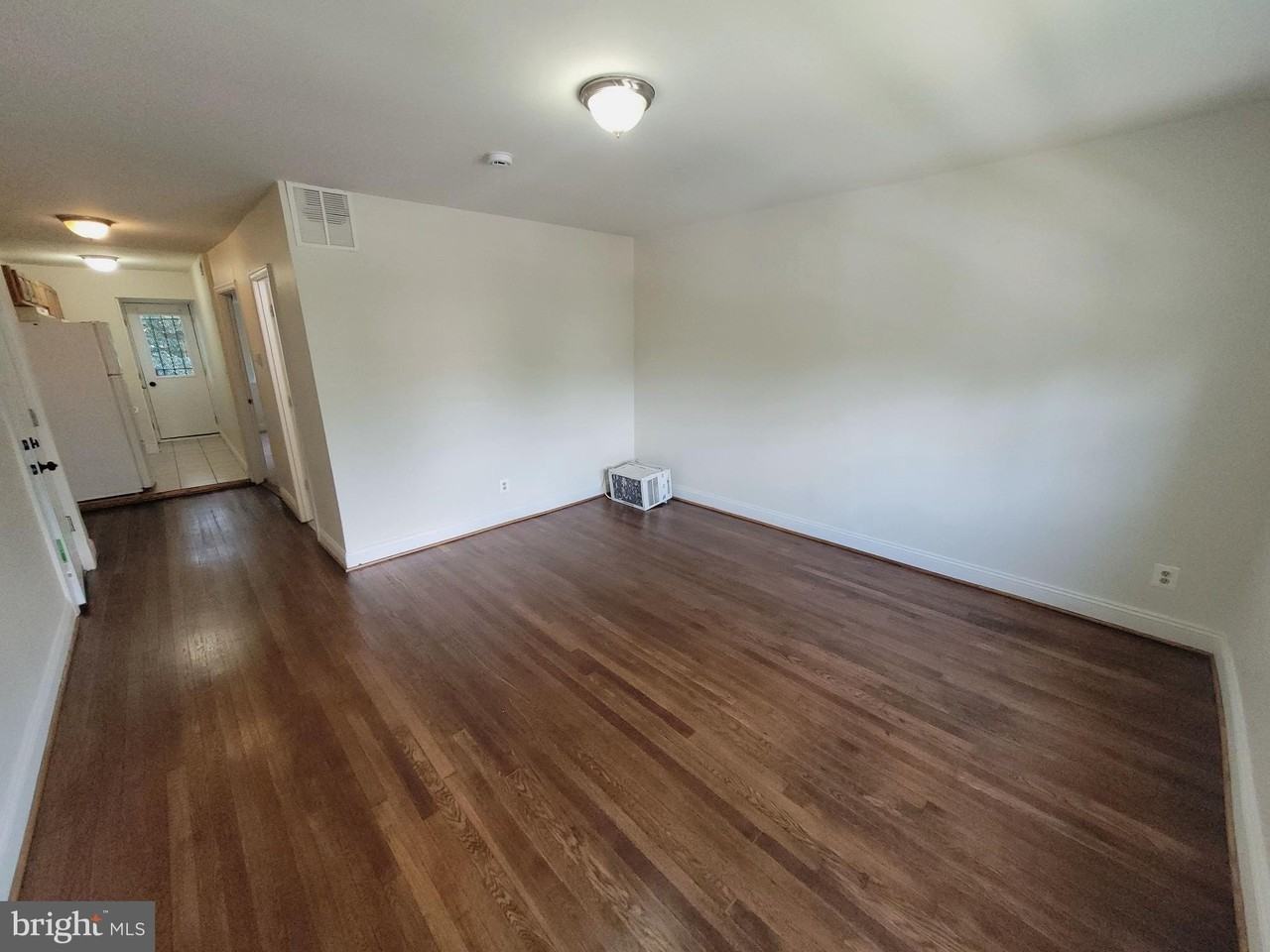 423 Mellon St Se Apt 3 #3 - Photo 2 of 9