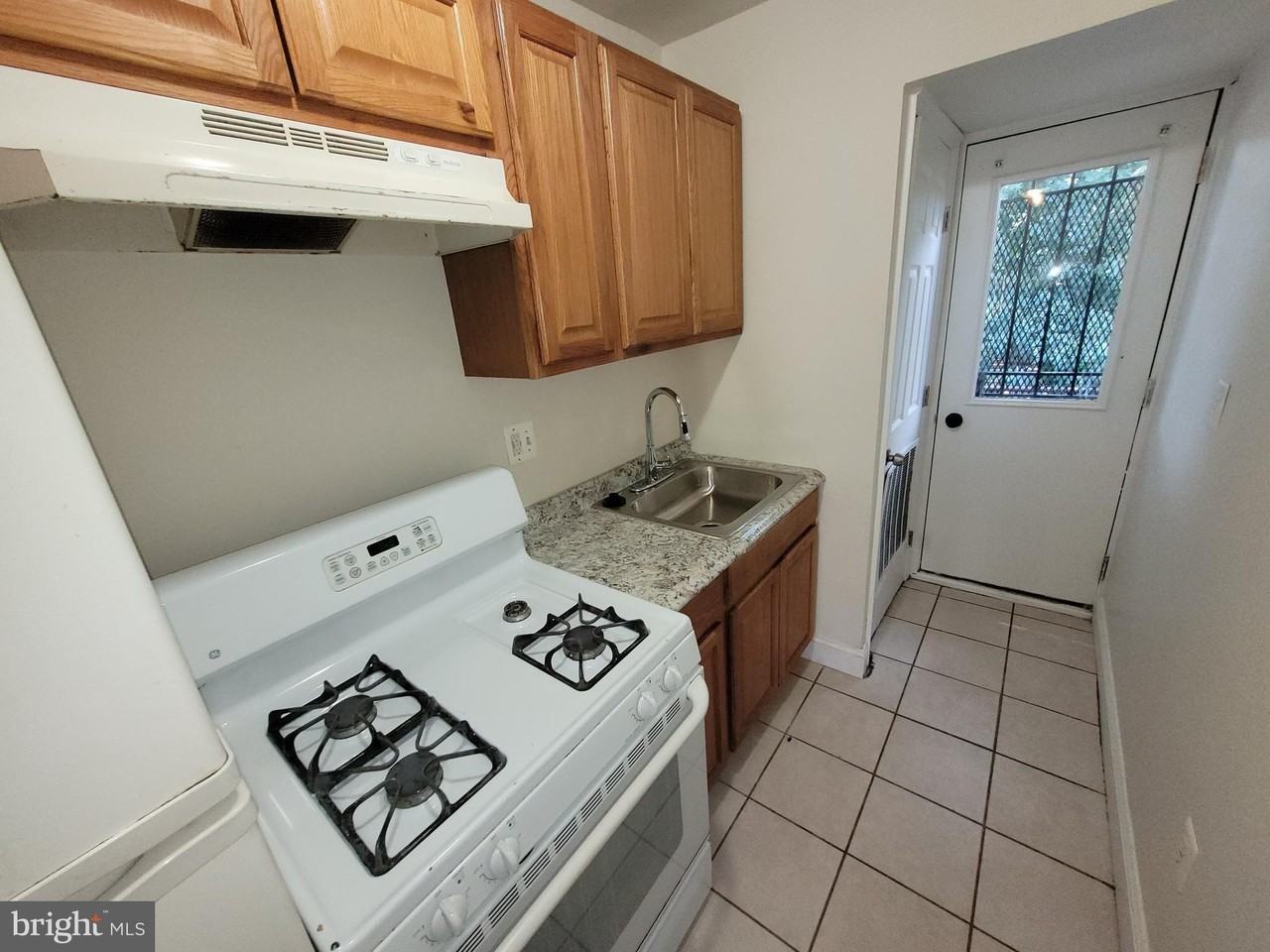 423 Mellon St Se Apt 3 #3 - Photo 5 of 9