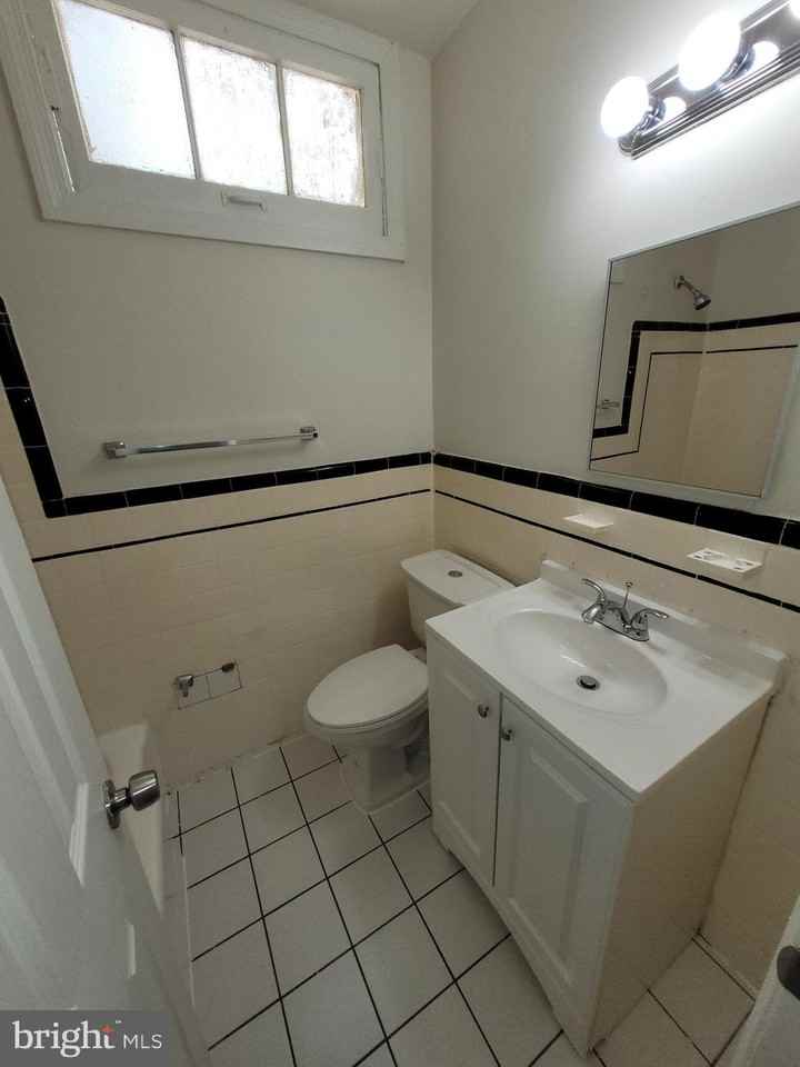 423 Mellon St Se Apt 3 #3 - Photo 7 of 9