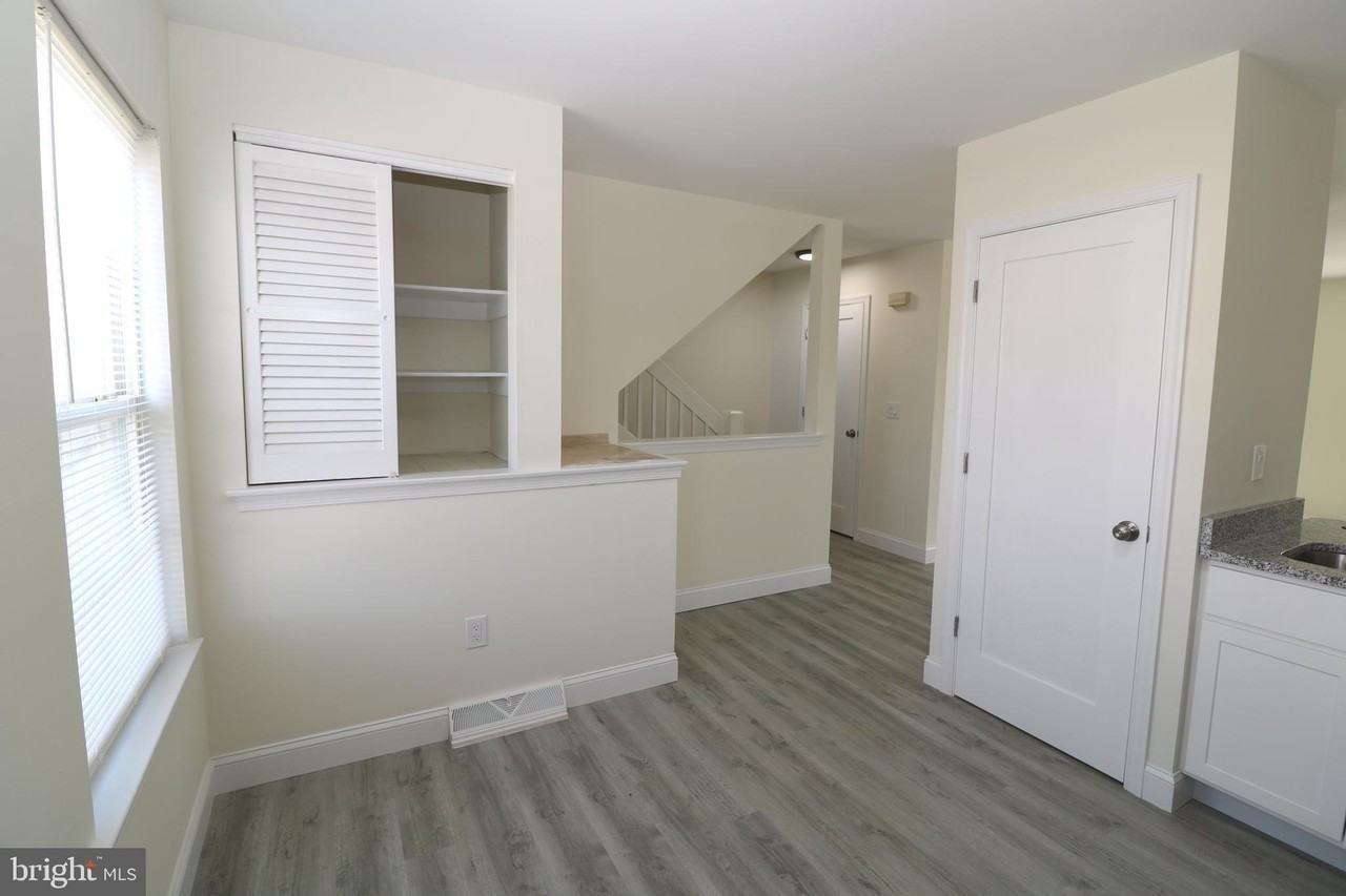 14 Starboard Ct Unit 4 #4 - Photo 6 of 30