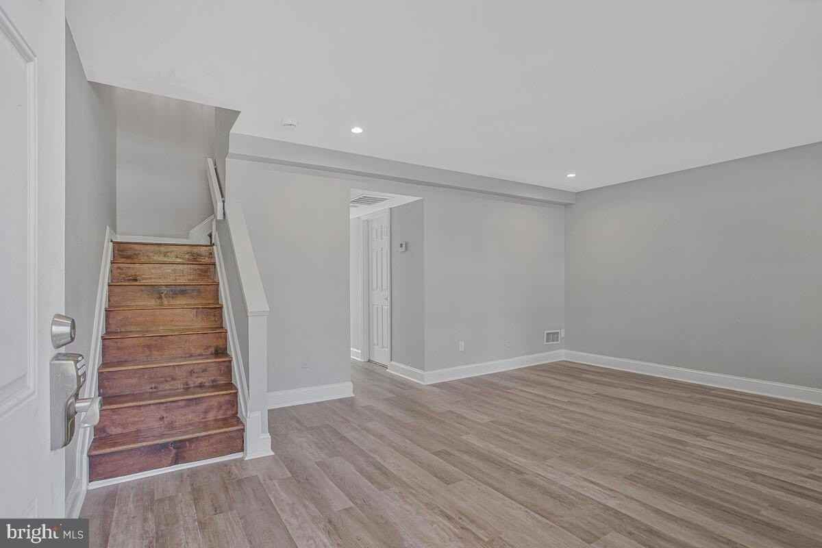 1627 Riedel Rd - Photo 4 of 27