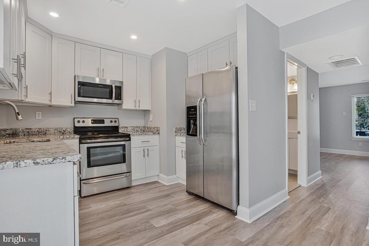 1627 Riedel Rd - Photo 6 of 27