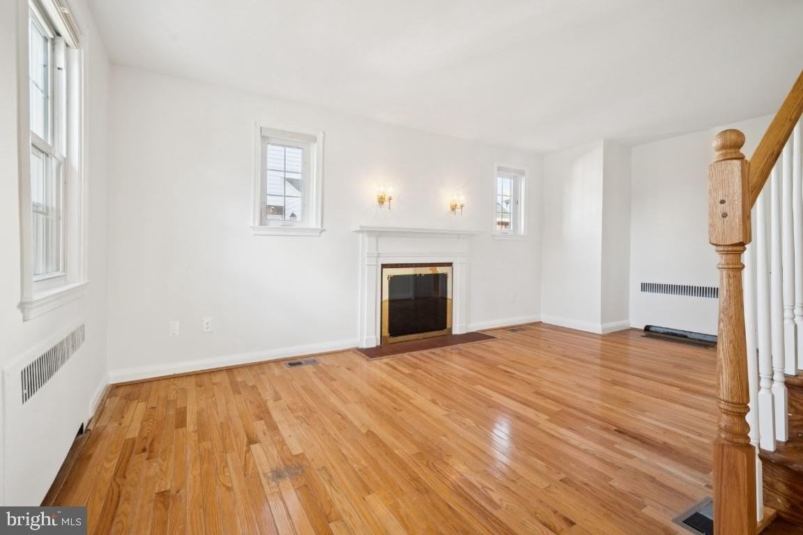 7809 Oakdale Ave - Photo 3 of 21