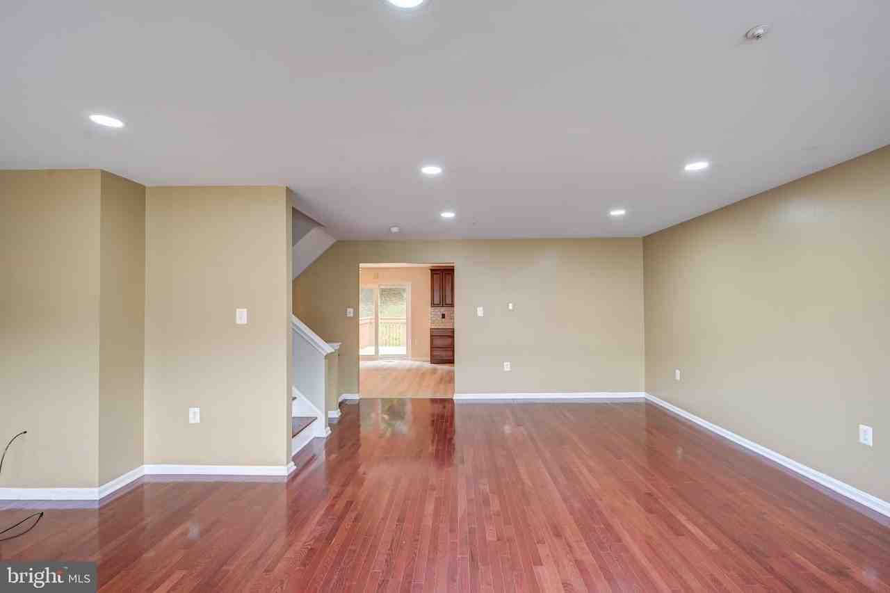 4611 Kings Mill Way - Photo 5 of 36