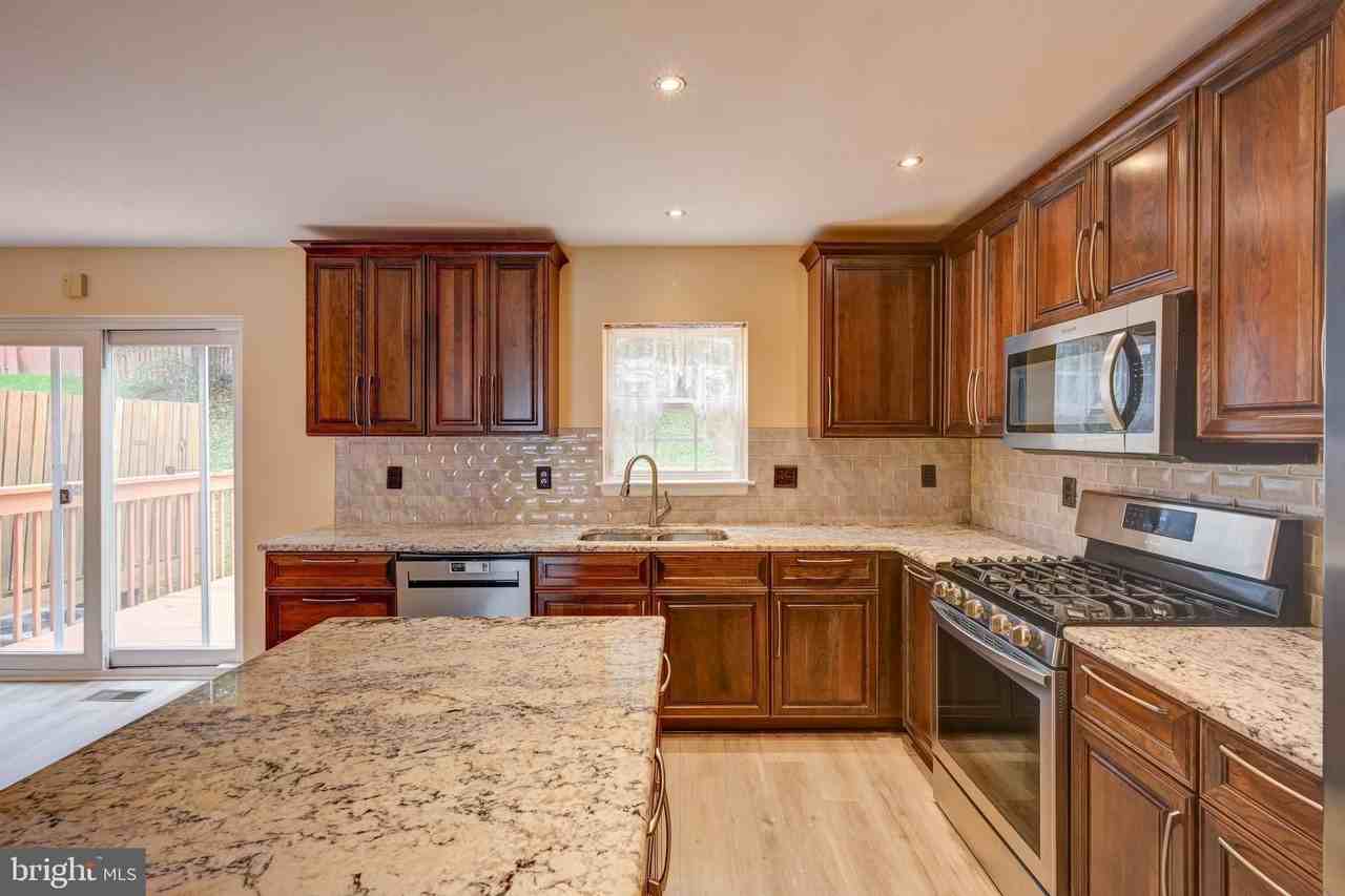 4611 Kings Mill Way - Photo 7 of 36