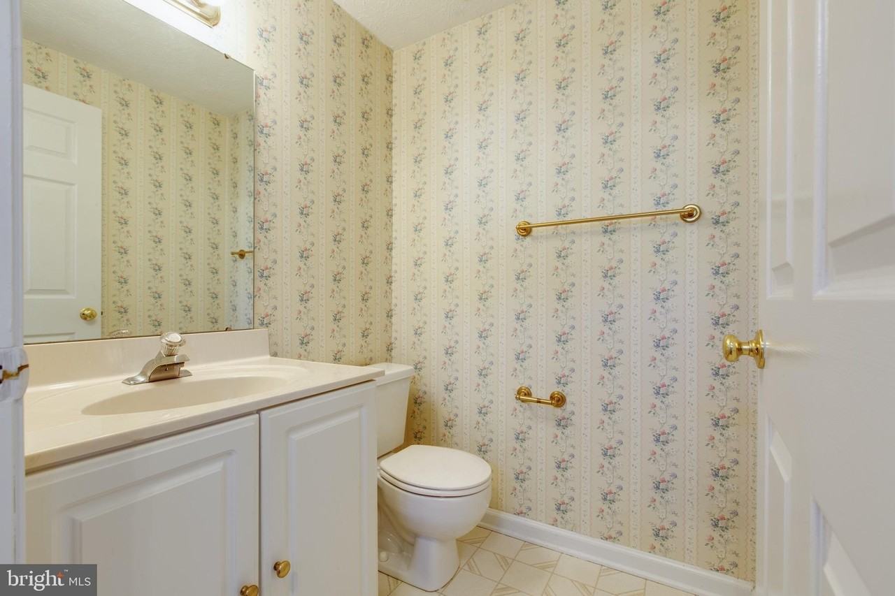 7805 Edmunds Way - Photo 6 of 43