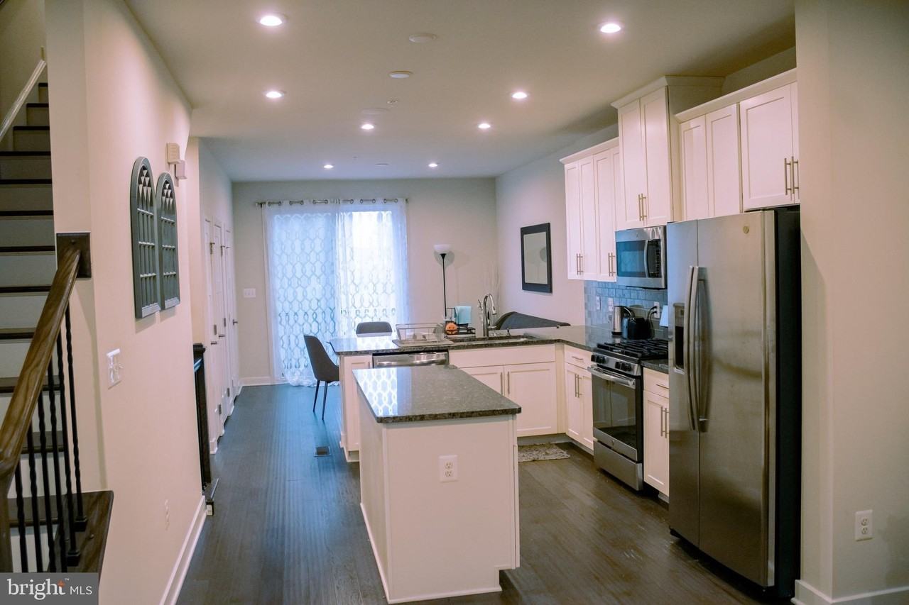 6212 Editors Park Dr - Photo 2 of 9