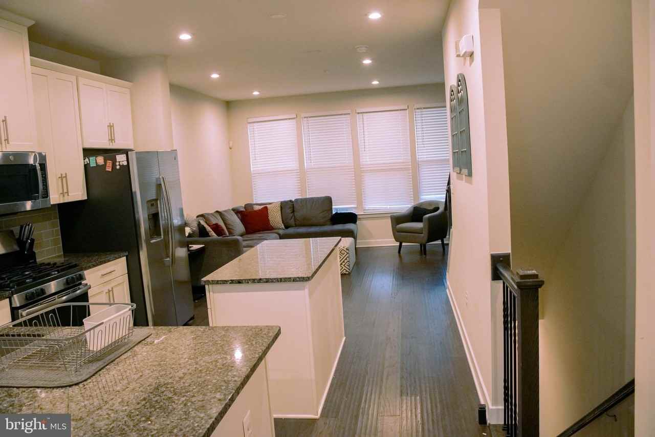 6212 Editors Park Dr - Photo 4 of 9