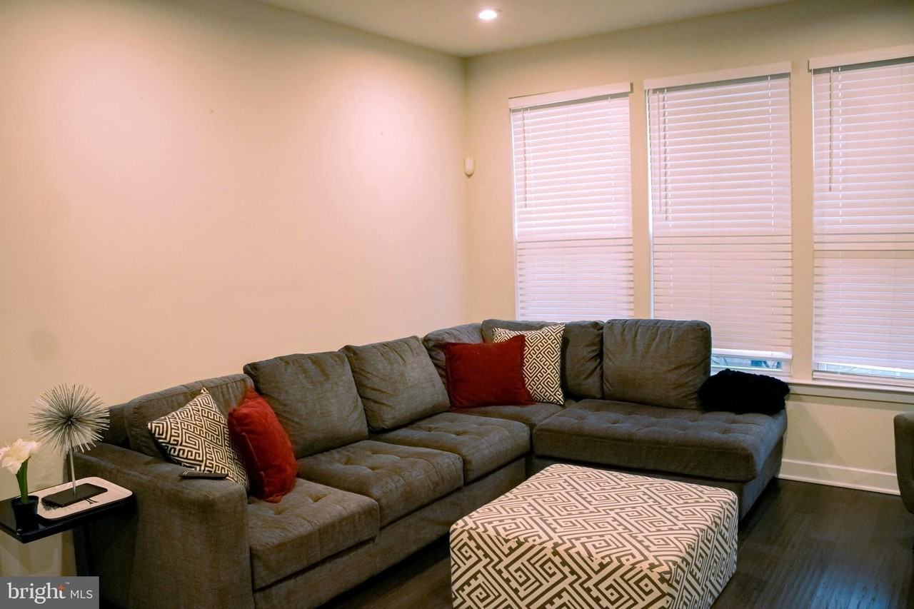 6212 Editors Park Dr - Photo 5 of 9