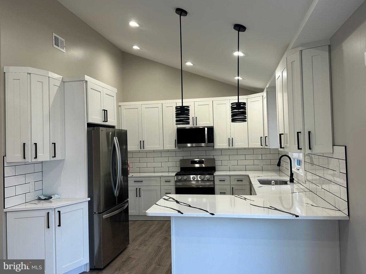 12 Sanbert Cir - Photo 2 of 14