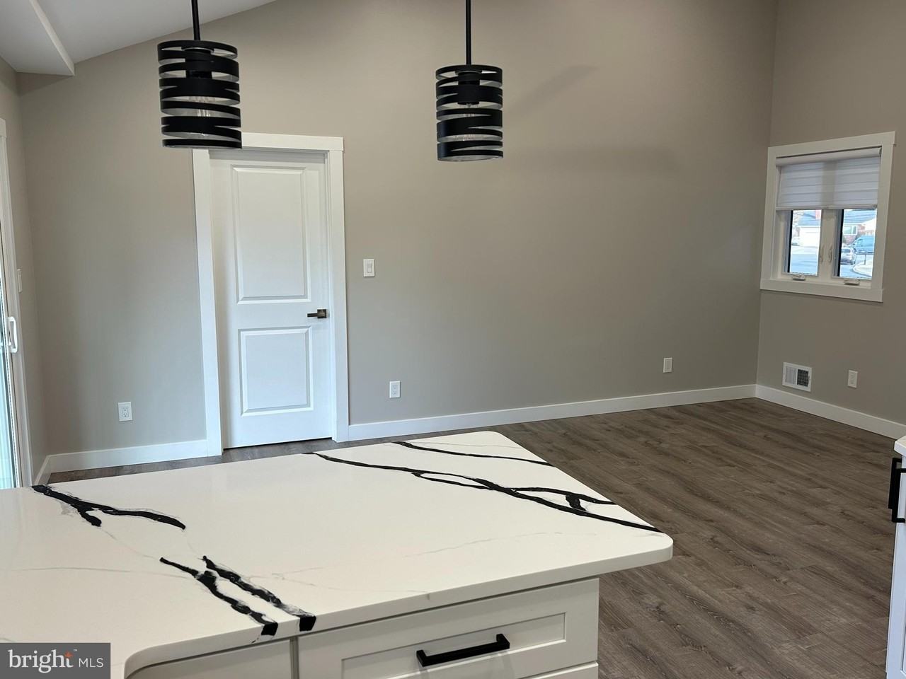 12 Sanbert Cir - Photo 3 of 14