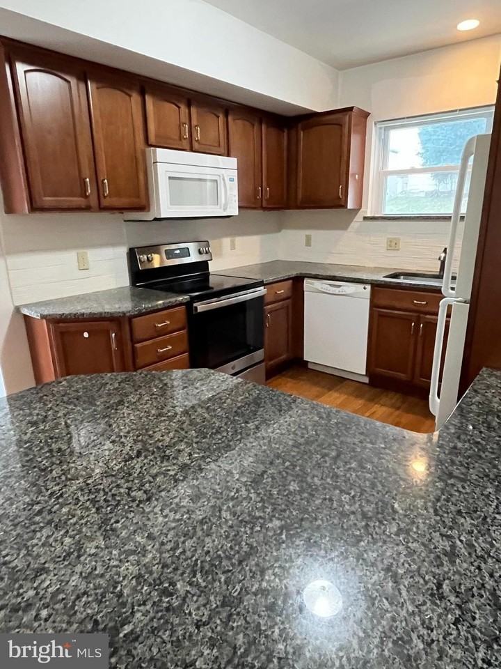 5 Ehst Rd - Photo 7 of 23