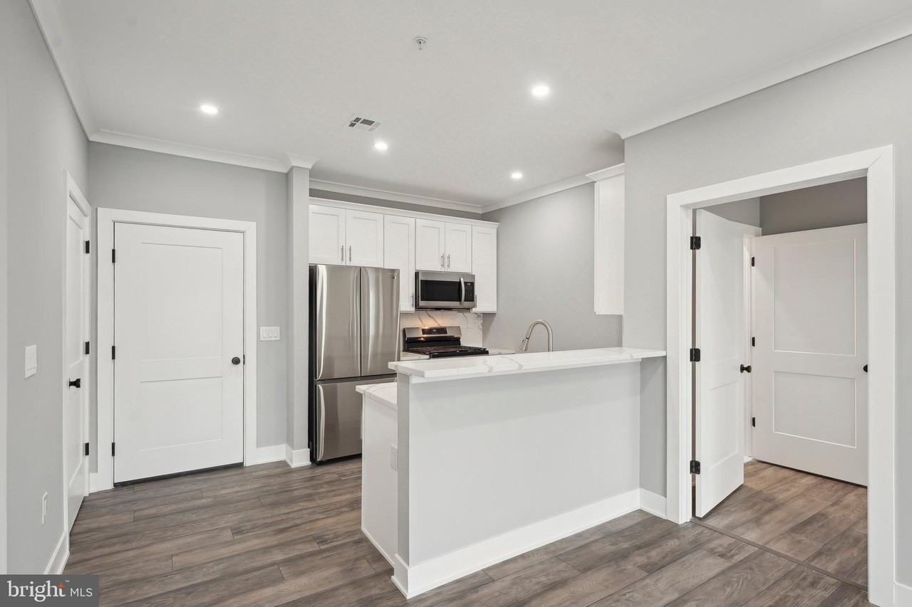 2421 Bristol Rd Unit 210 #210 - Photo 4 of 17