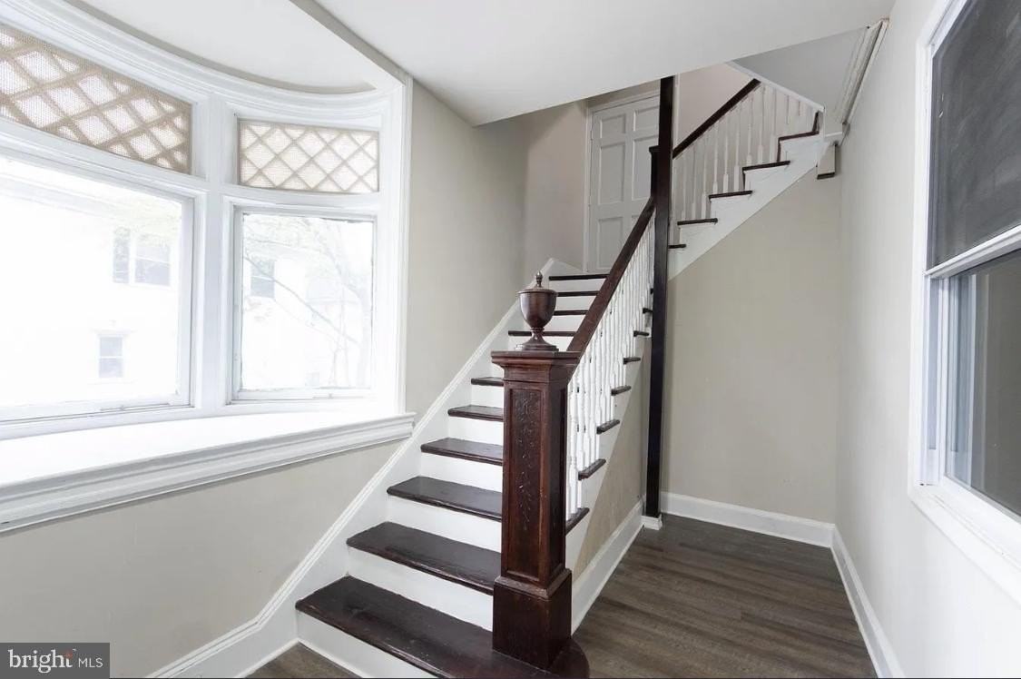 115 Montgomery Ave Apt 2 #2 - Photo 2 of 16