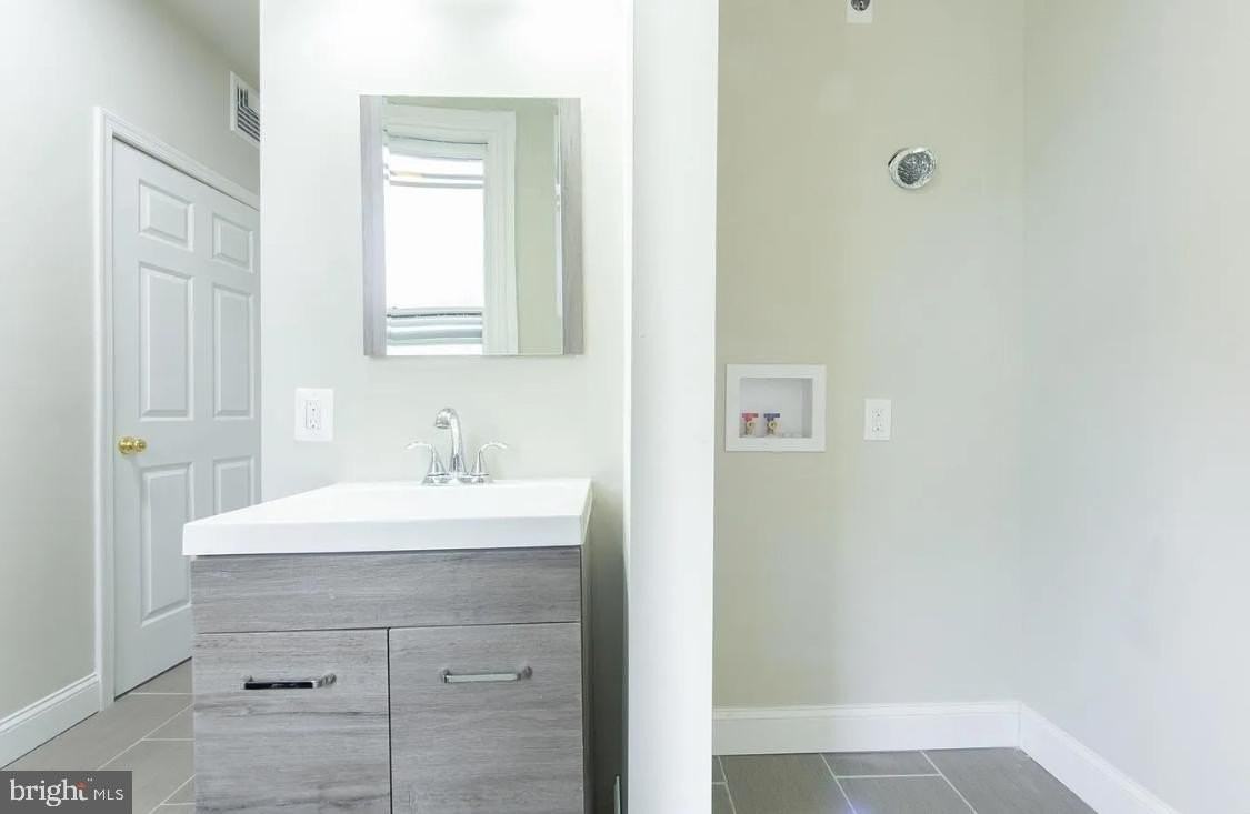 115 Montgomery Ave Apt 2 #2 - Photo 7 of 16