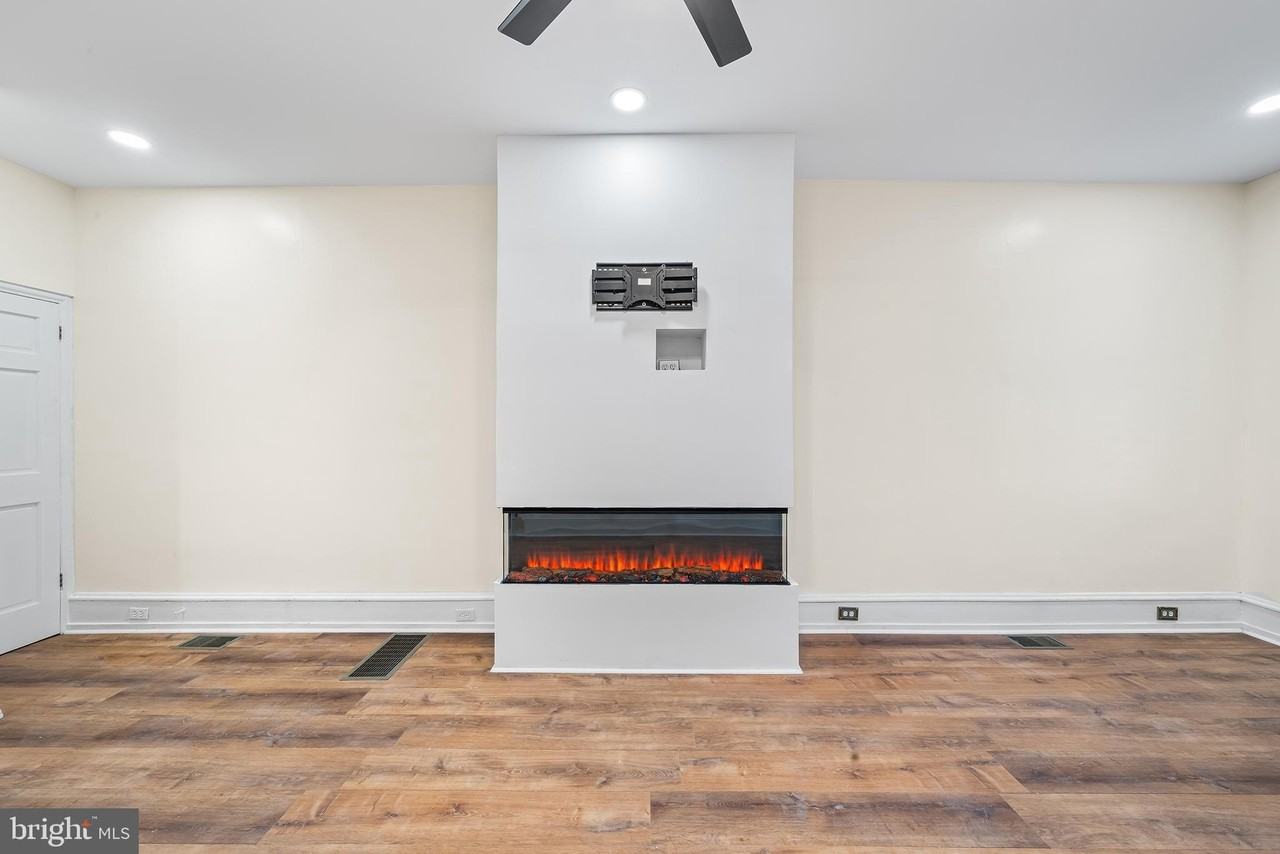 1114 Snyder Ave Unit 1 #1 - Photo 3 of 21