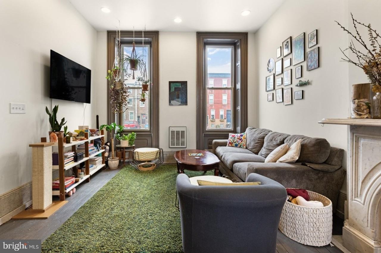 2318 E York St Apt 1 #1 - Photo 2 of 24