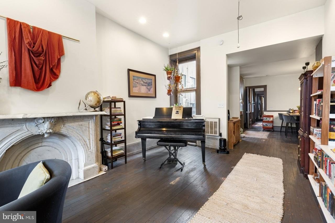 2318 E York St Apt 1 #1 - Photo 4 of 24