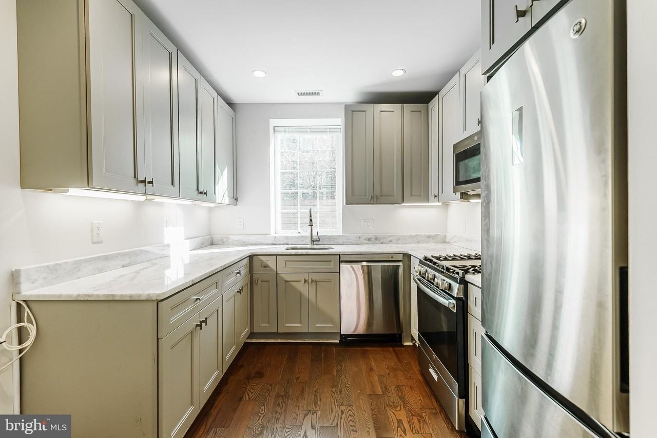 1331 S Dover St - Photo 7 of 24